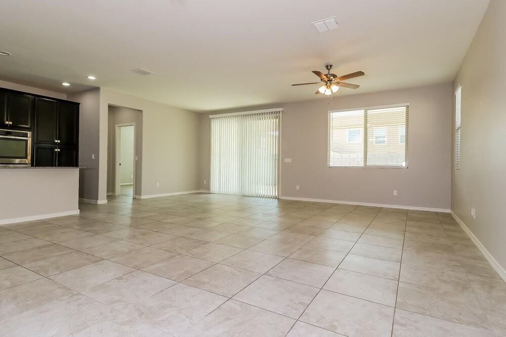 16905 W Woodlands Ave - Photo 4 of 16