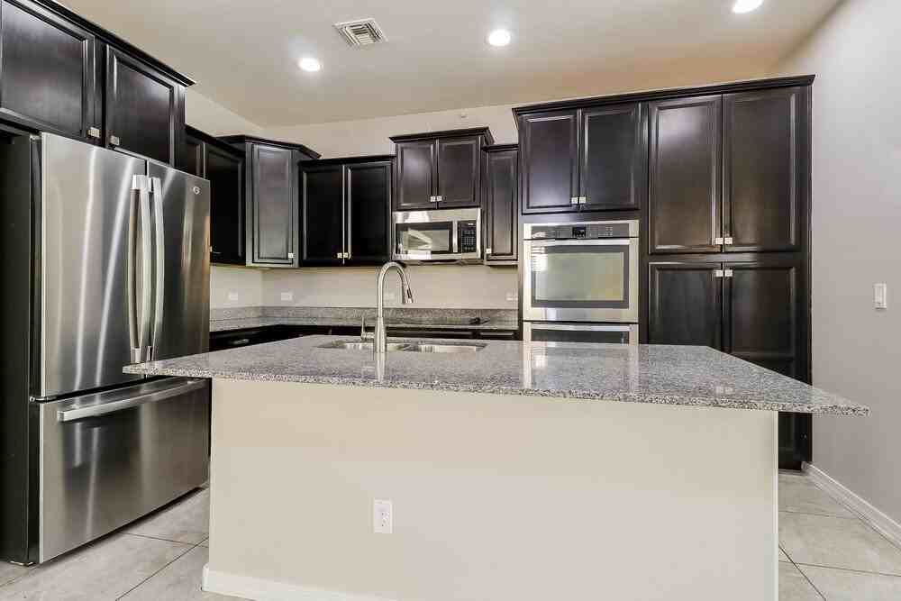 16905 W Woodlands Ave - Photo 5 of 16