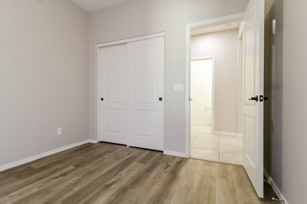 16905 W Woodlands Ave - Photo 7 of 16