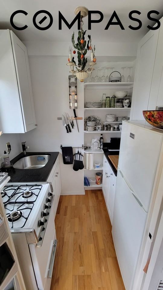 315 E 69th St #12E - Photo 7 of 12