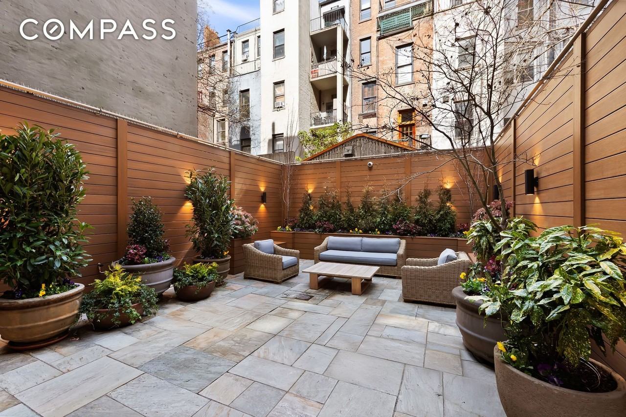 9 W 84th St #TH - Photo 2 of 24