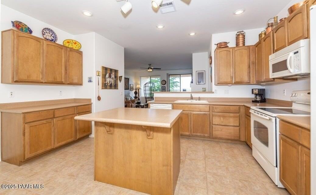 7916 E Crooked Creek Trl - Photo 5 of 33
