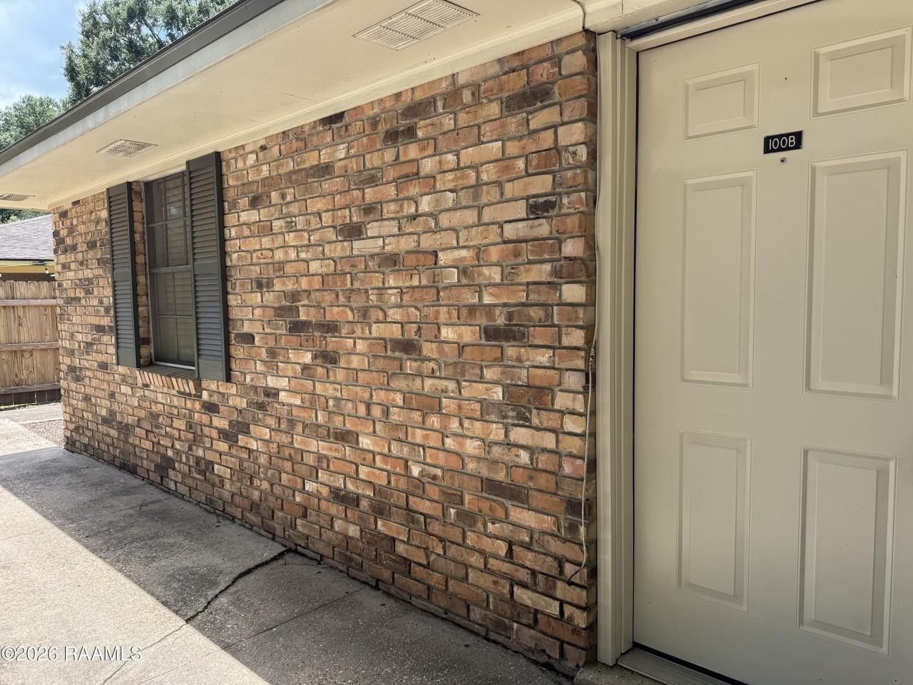100 Charolais St #B - Photo 3 of 14