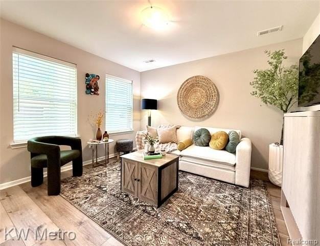 322 Jeff Keeton Dr - Photo 4 of 33