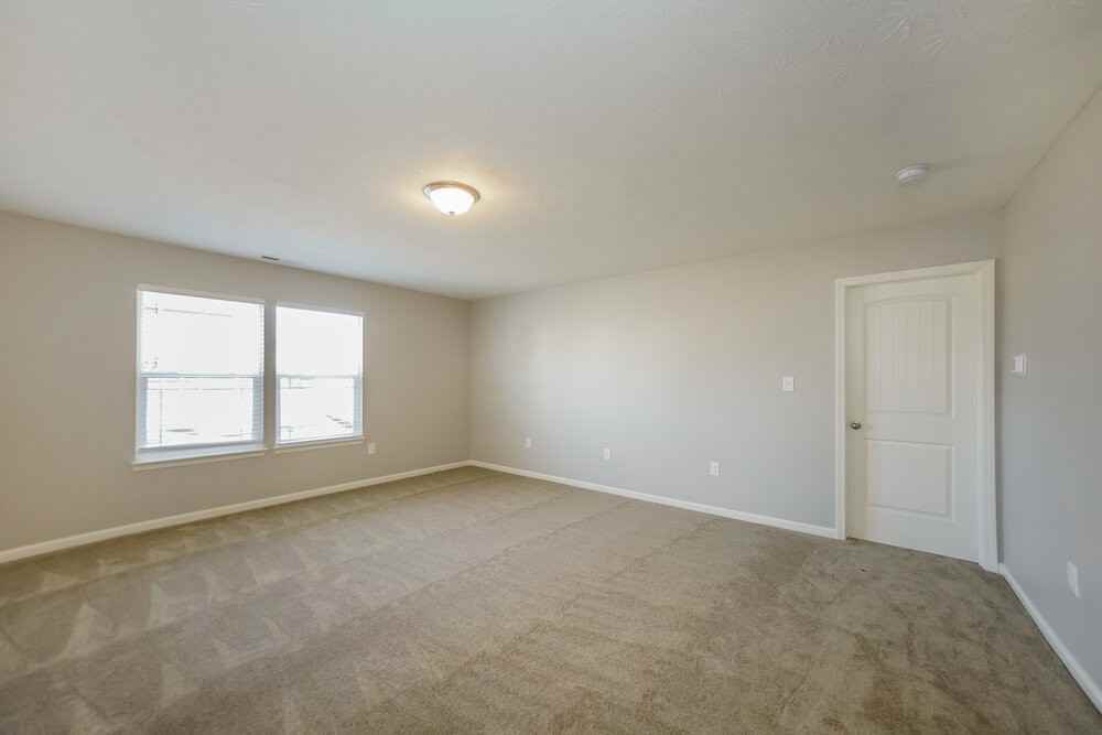 1503 Lexington Trl - Photo 3 of 16