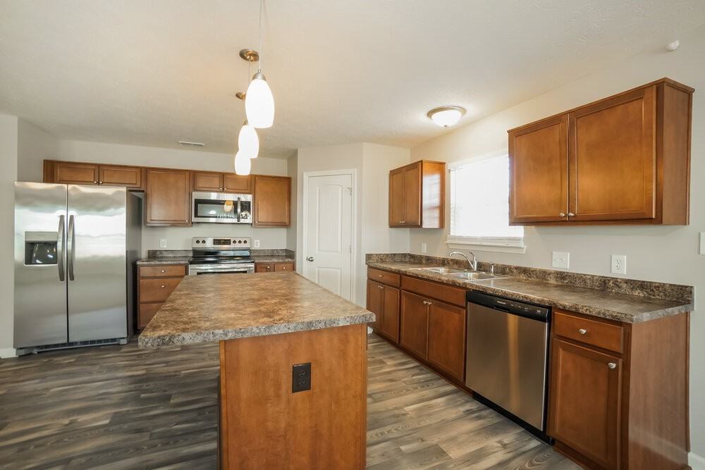 1503 Lexington Trl - Photo 7 of 16