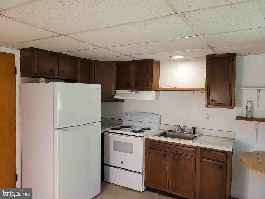 816 S Main St #2 - Photo 5 of 11