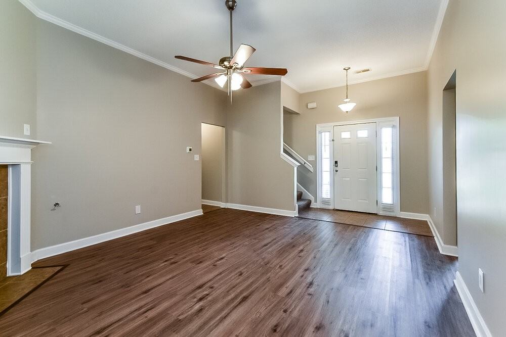 6304 Kingsview Dr - Photo 5 of 17