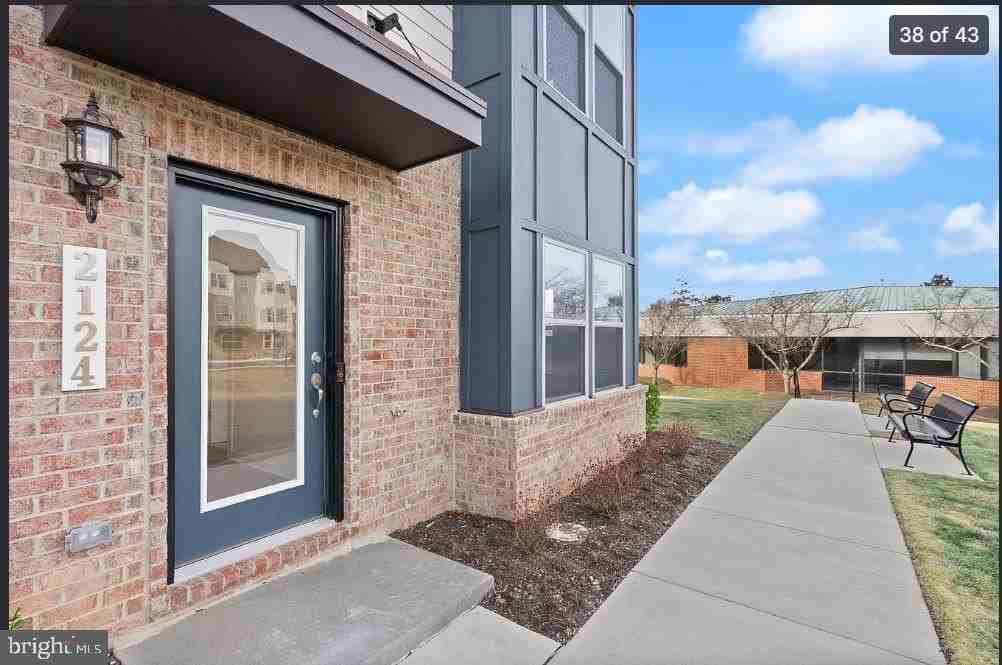 2124 Glacier Rd - Photo 2 of 23