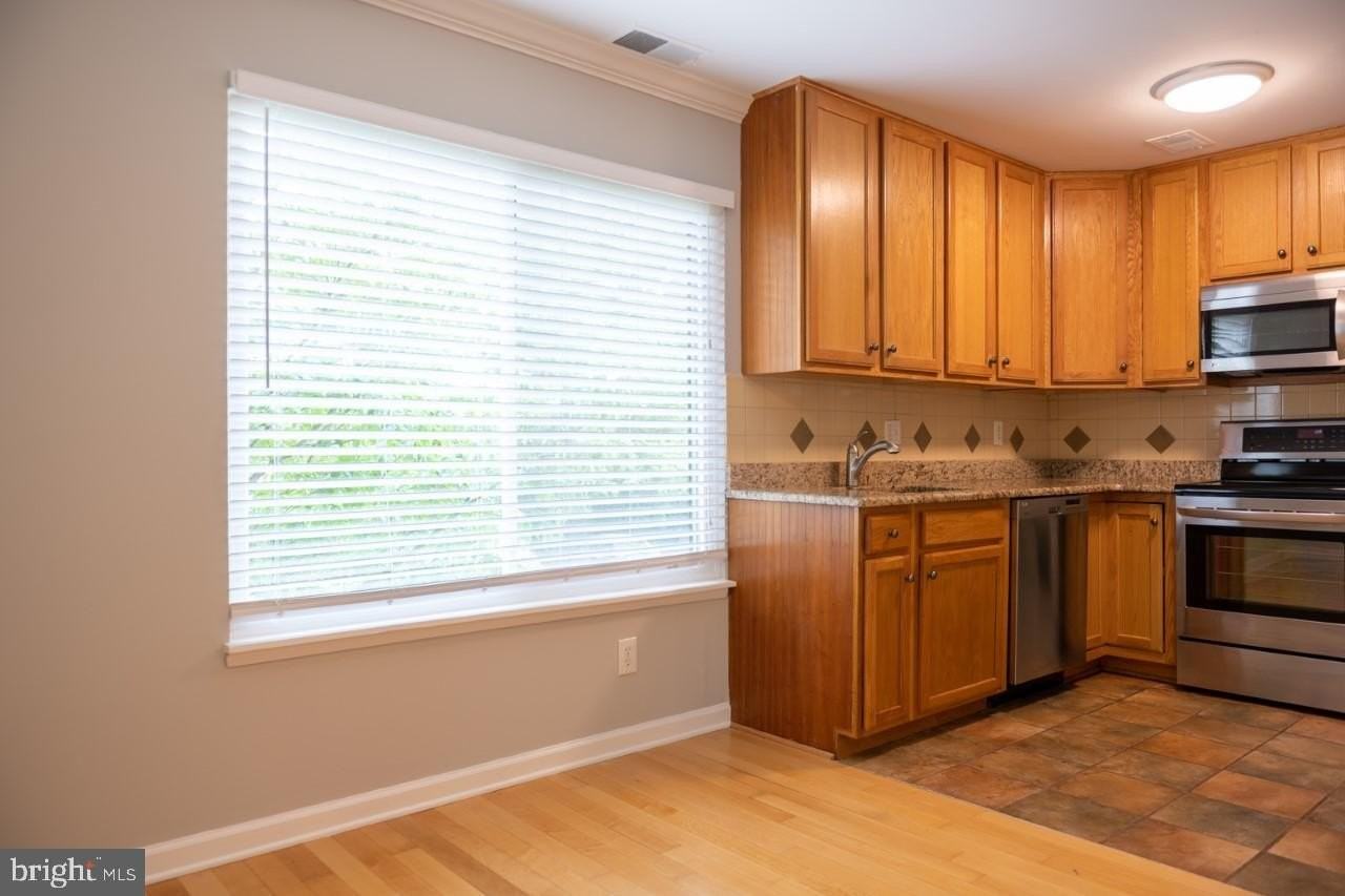 1640 Westwind Way - Photo 3 of 20
