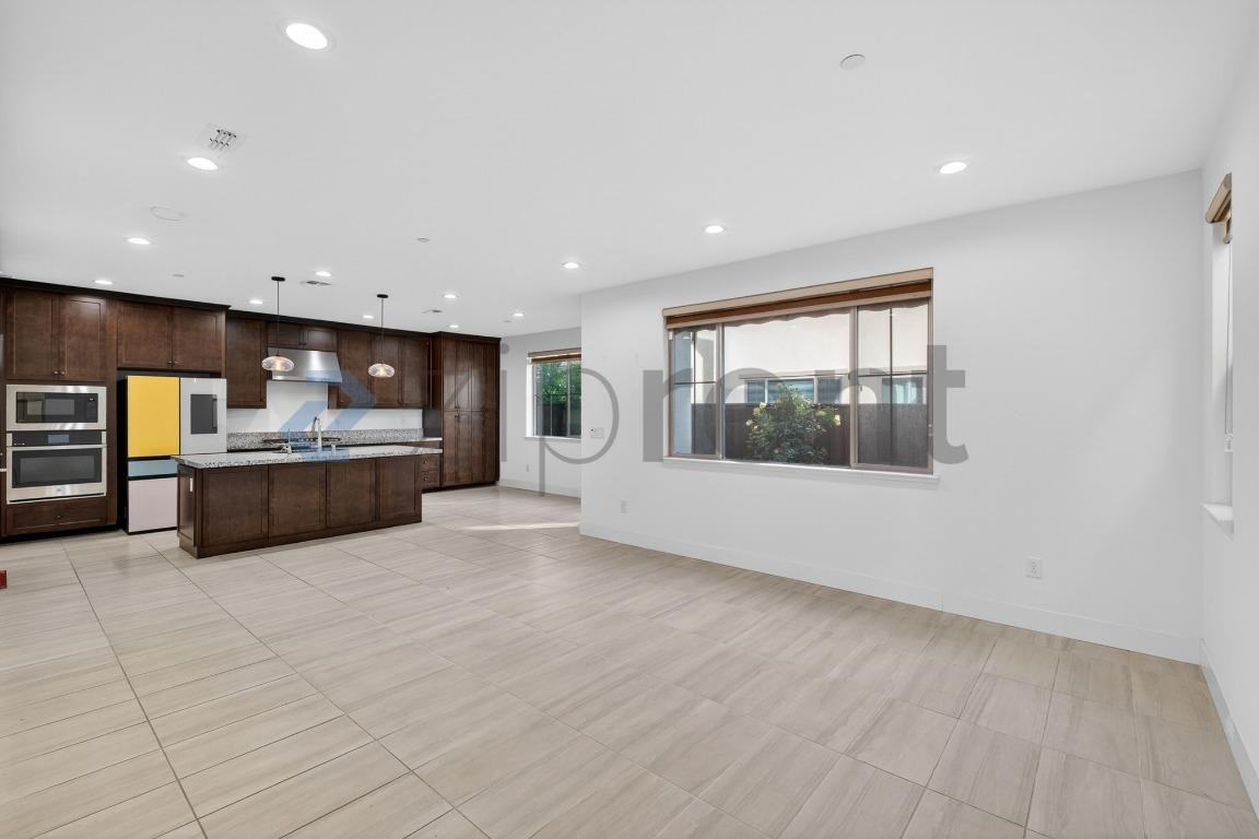 665 N Amarone Dr - Photo 6 of 35