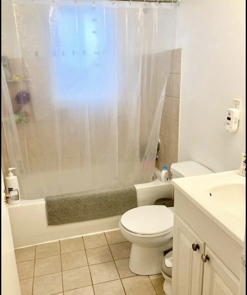 972 Eve St - Photo 4 of 9