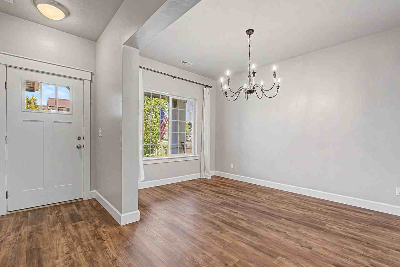 5140 N Elmstone Ave #1 - Photo 6 of 33