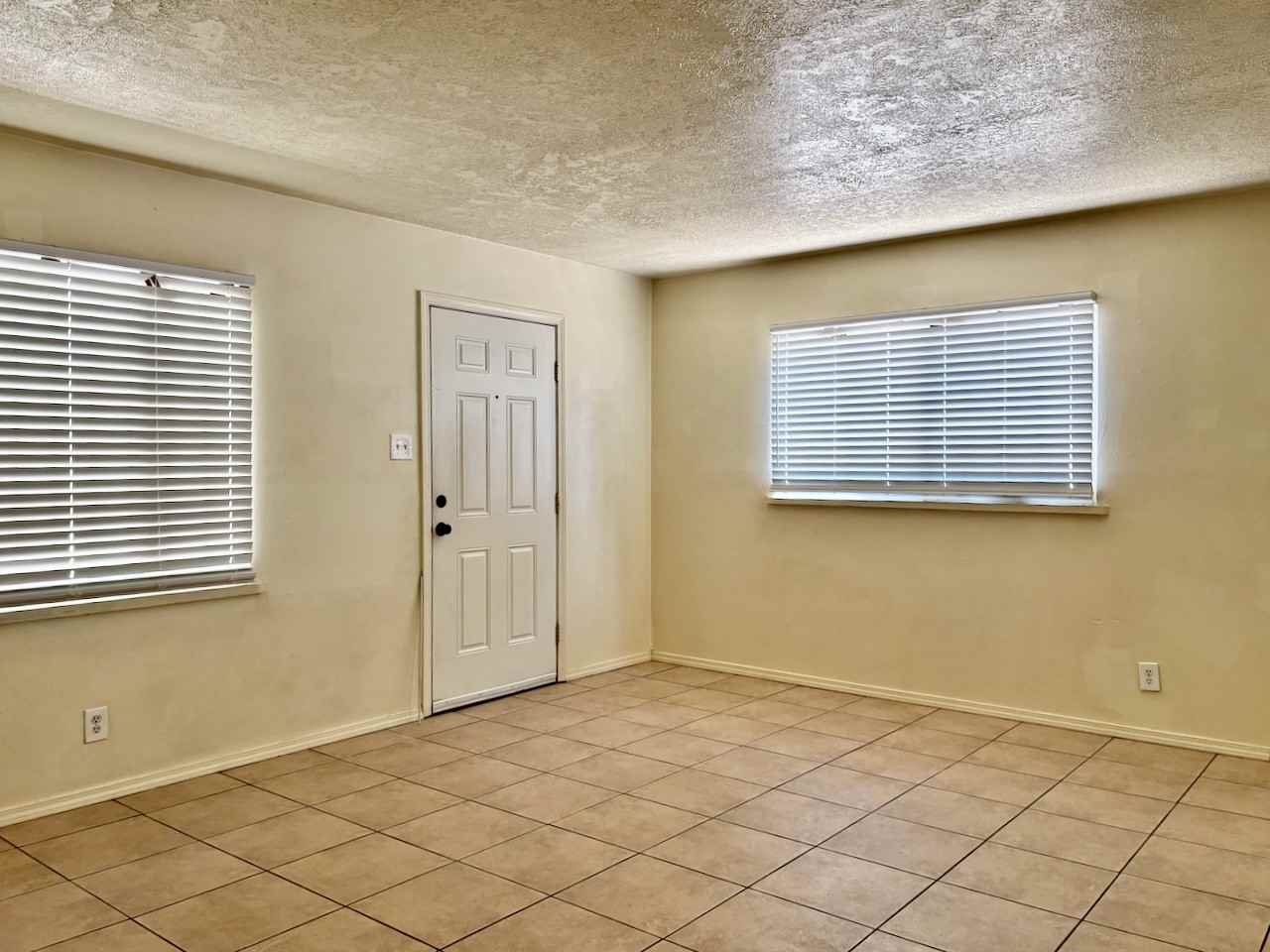 3525 Vail Ave SEUnit A #A - Photo 6 of 21