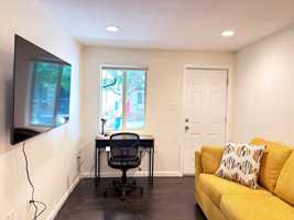featured image of 1427 Otis St