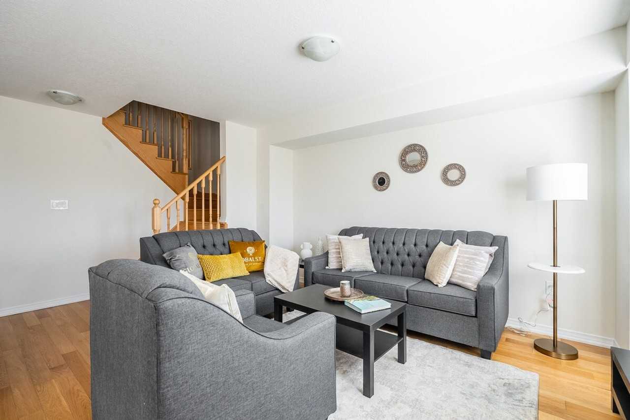104 104 Esther Crescent #1345812P - Photo 7 of 31