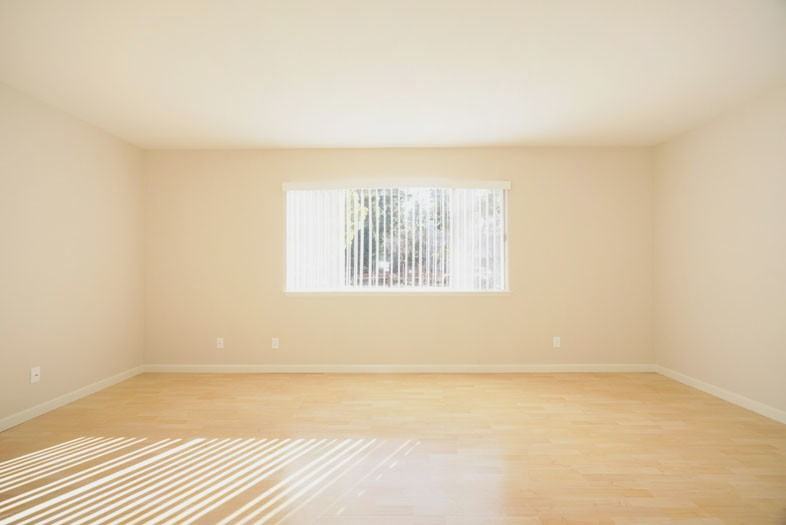 562 Kendall Ave #04 - Photo 2 of 8