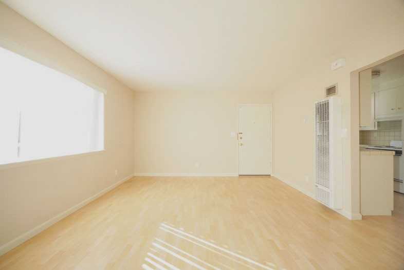 562 Kendall Ave #04 - Photo 3 of 8