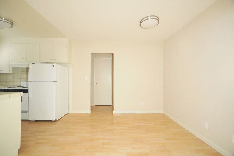 562 Kendall Ave #04 - Photo 5 of 8