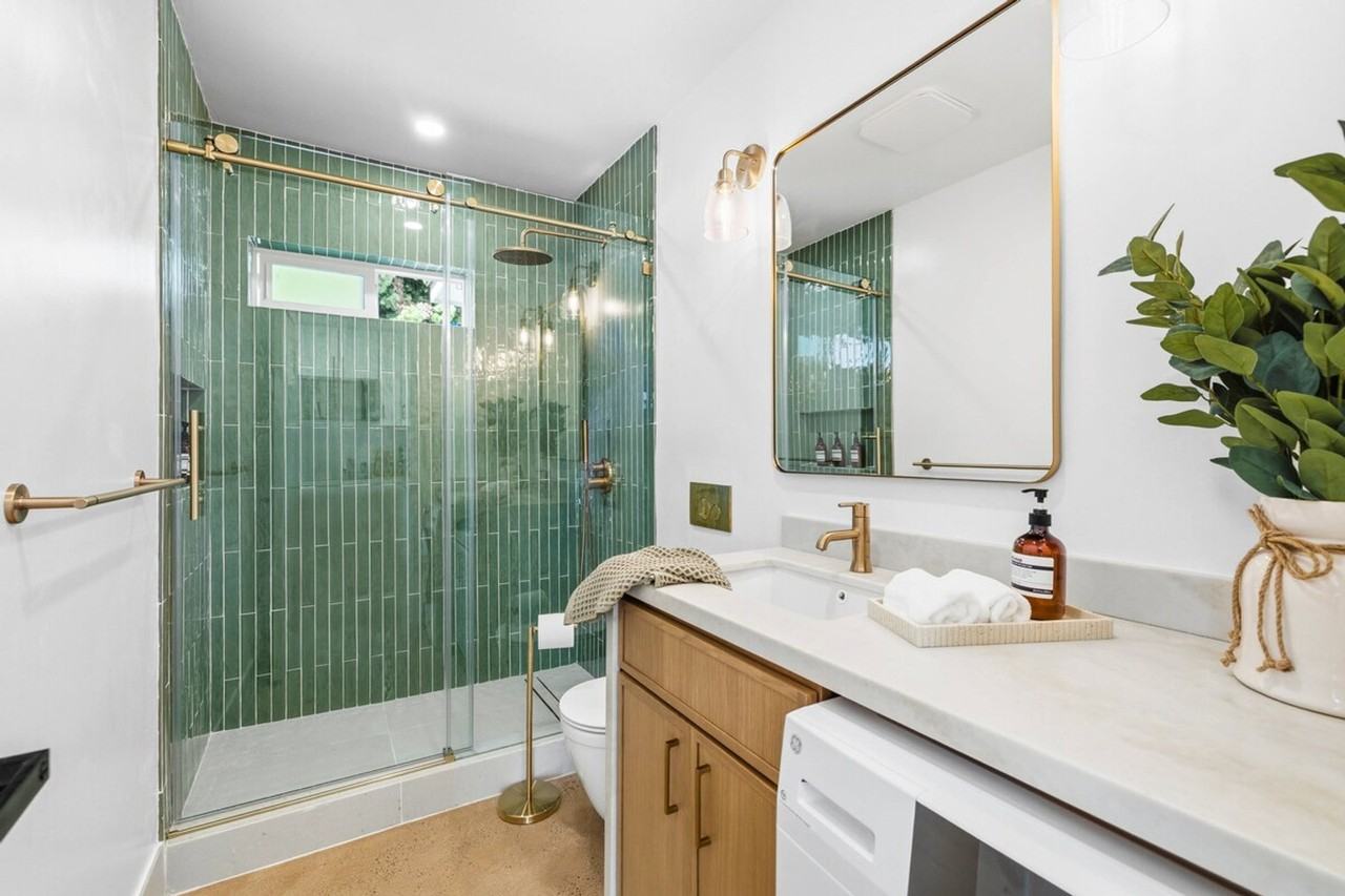 6301 Birchwood St #1532066P - Photo 4 of 19