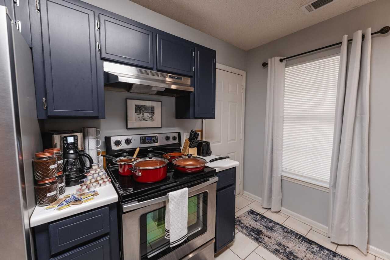 1202 Roberts Way #1531852P - Photo 5 of 40