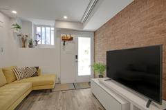 512 Bathurst St - Photo 1 of 1