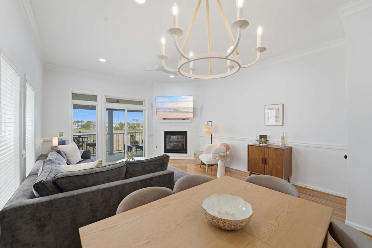 118 W 2nd St #1542246P - Photo 4 of 50