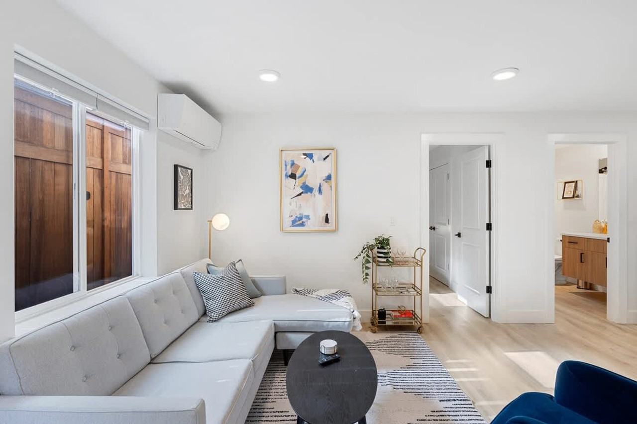 5255 Ne 15th Ave #1550284P - Photo 3 of 19