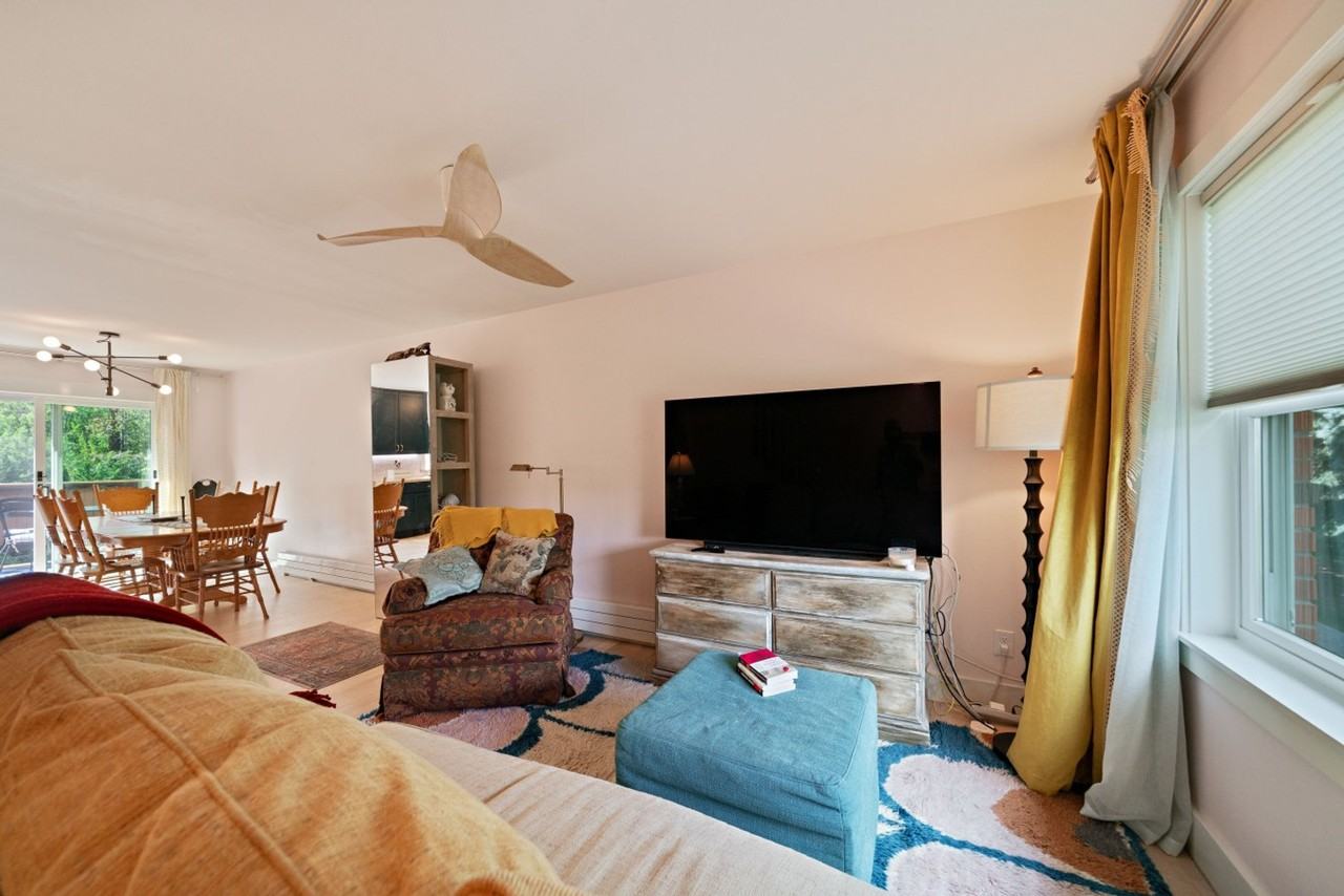 12 W Hayes St #1558184P - Photo 4 of 50