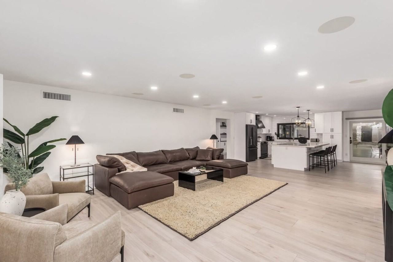 14249 N 49th St #1558590P - Photo 2 of 44