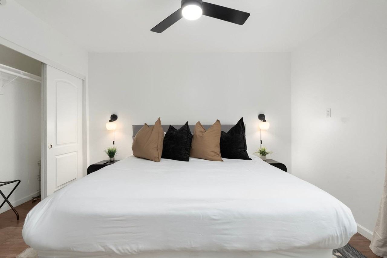 2624 N 80th Pl #1558622P - Photo 5 of 46