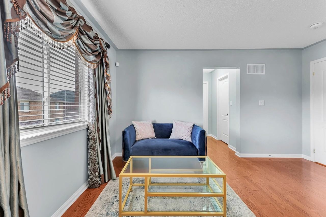 17 Bayhampton Dr #1504515P - Photo 4 of 49