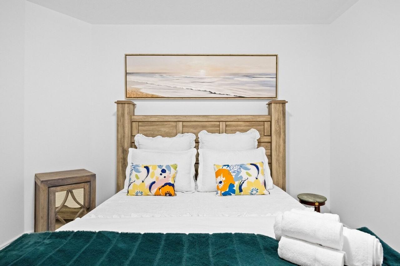 49 Dotchson Ave #1504482P - Photo 5 of 50