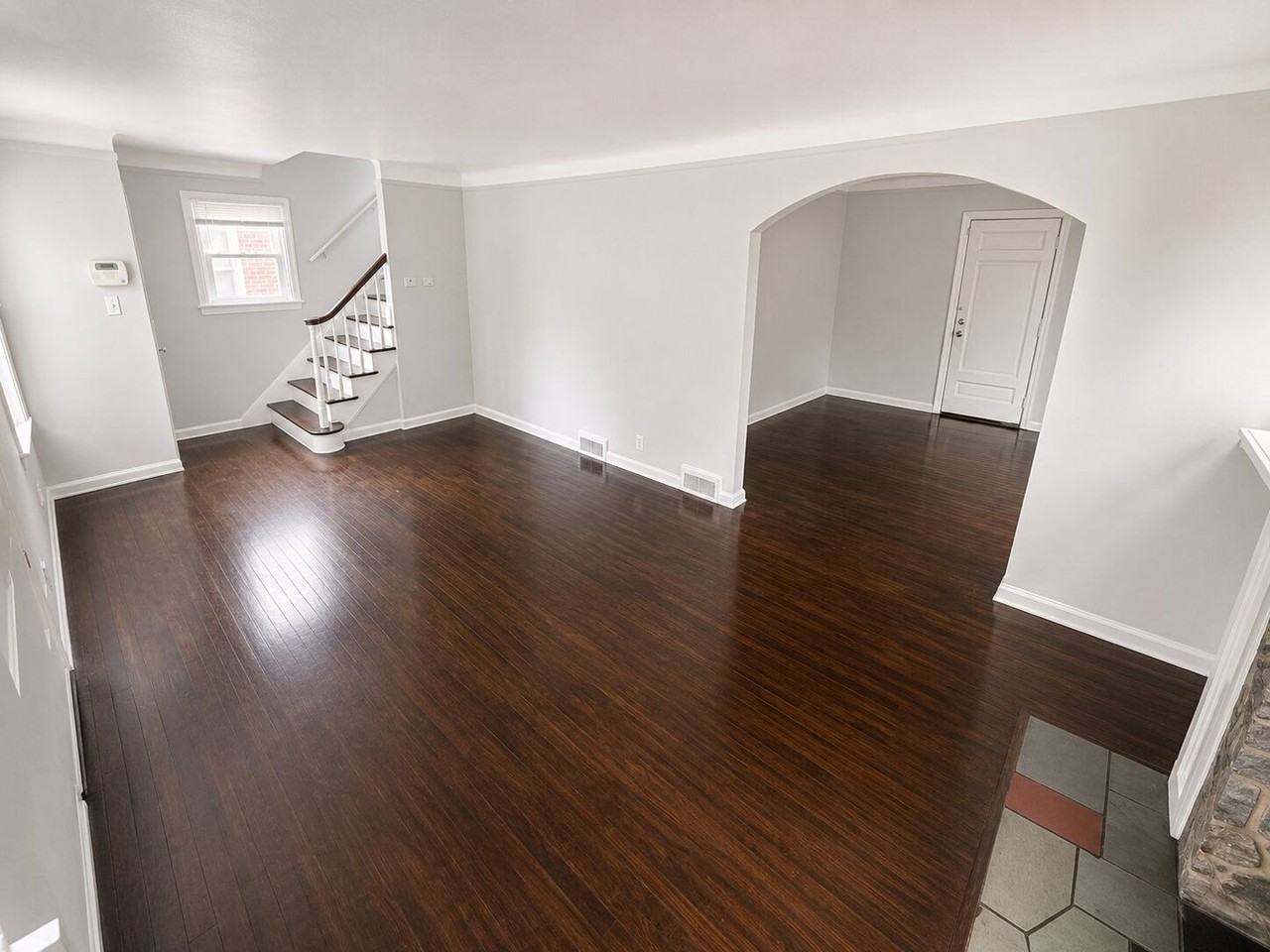 16151 Robson St - Photo 2 of 18