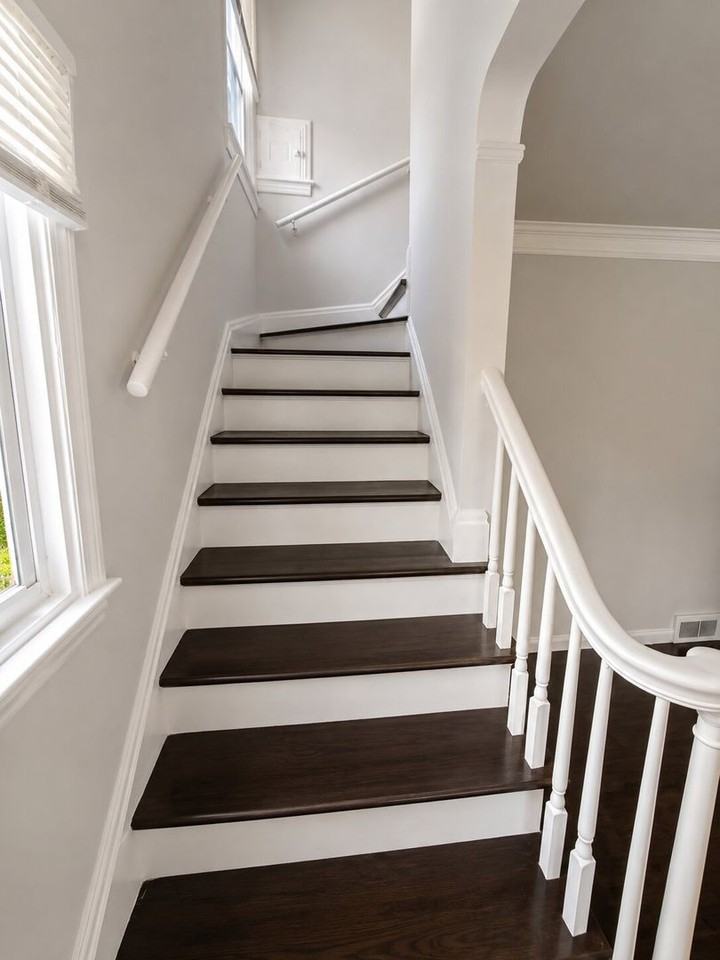 16151 Robson St - Photo 5 of 18