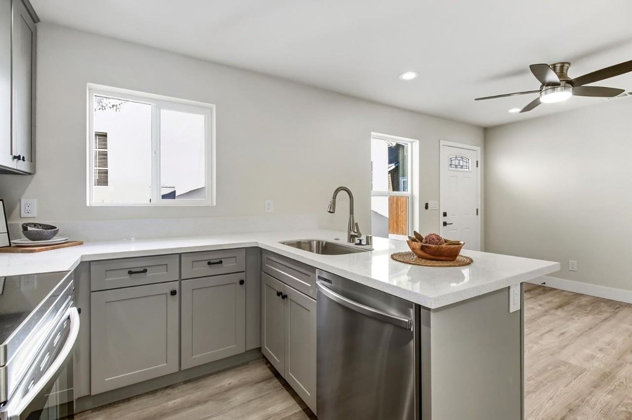 3144 S St - Photo 5 of 21