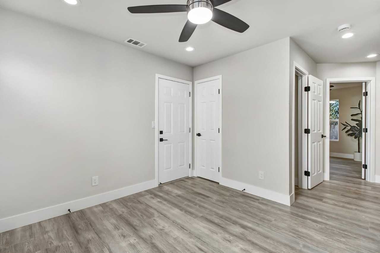 3144 S St - Photo 7 of 21