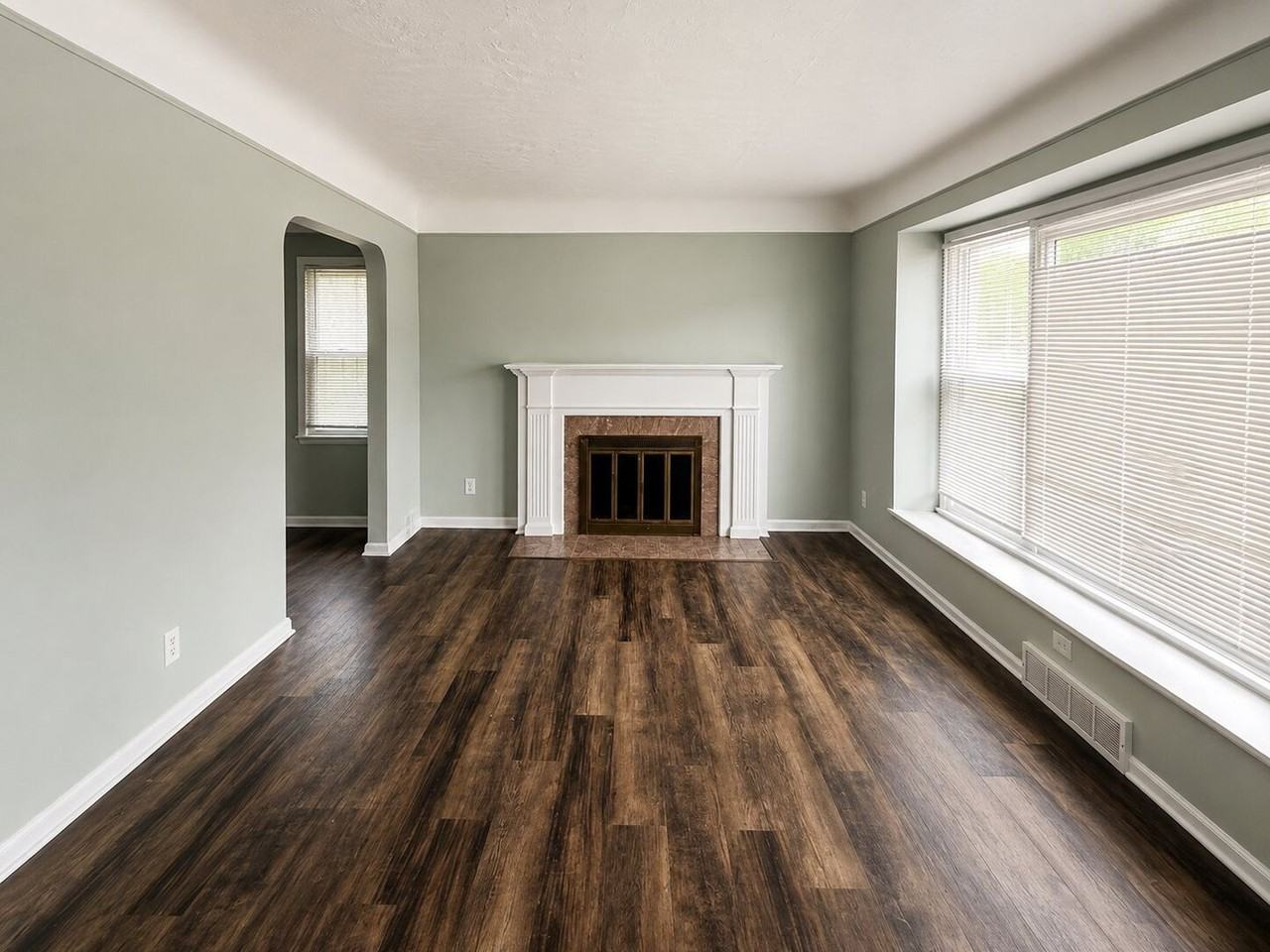 13693 Edmore Dr - Photo 2 of 8