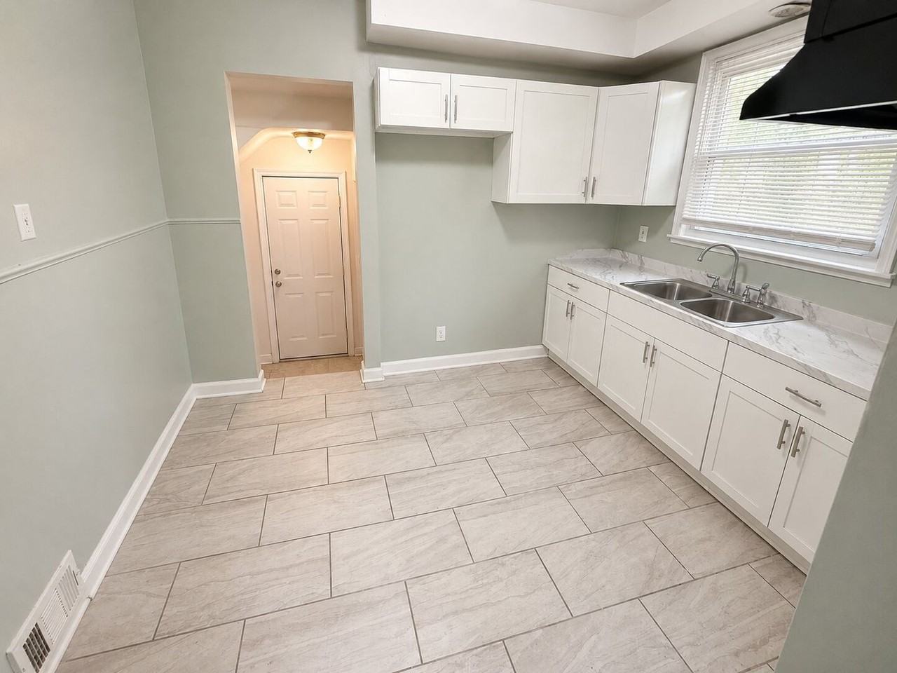 13693 Edmore Dr - Photo 7 of 8