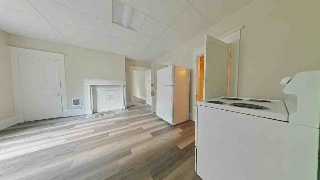 1715 S Main St - Photo 2 of 8