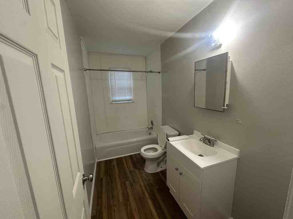 101 Floyd St - Photo 4 of 5