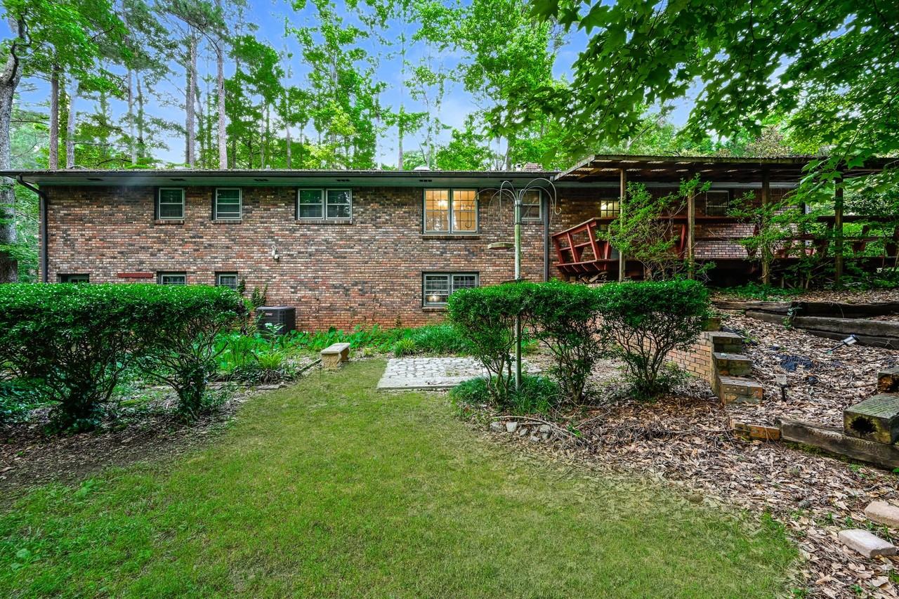 2595 Emerald Dr - Photo 2 of 12