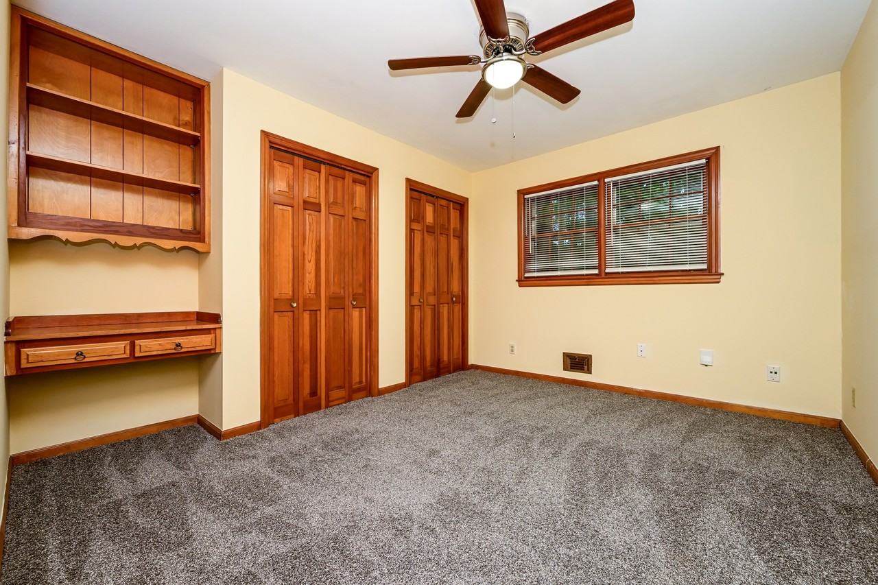 2595 Emerald Dr - Photo 6 of 12