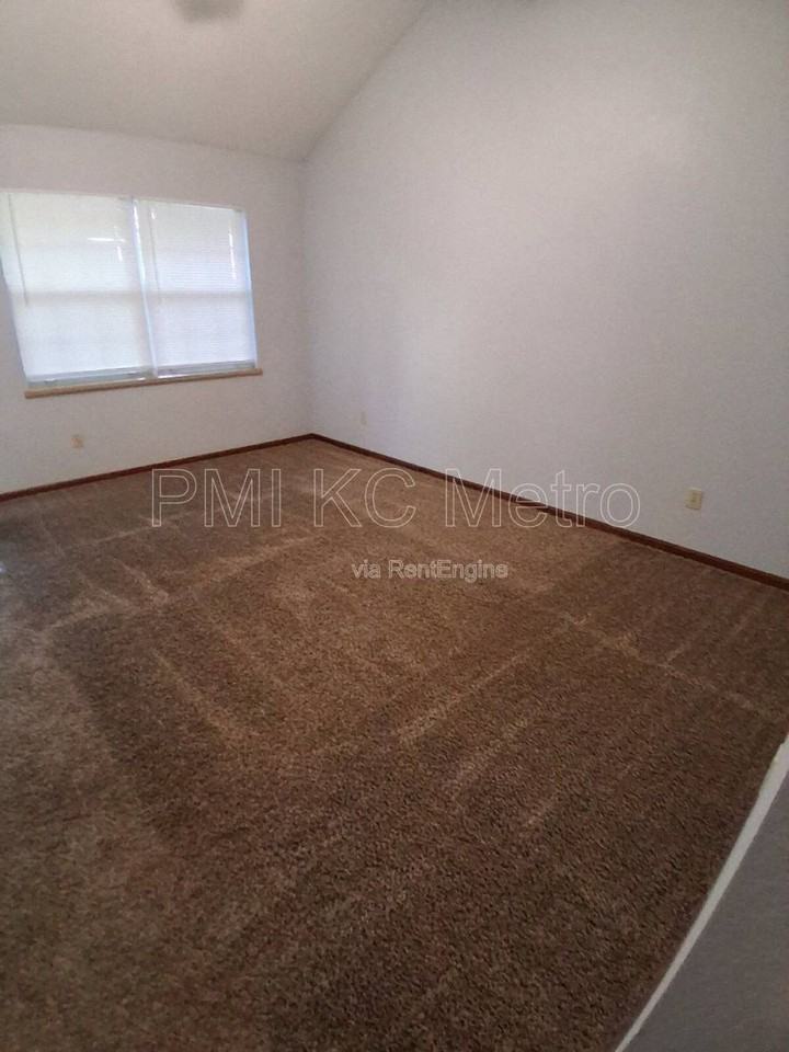 214 W Orchard St #2 - Photo 2 of 10