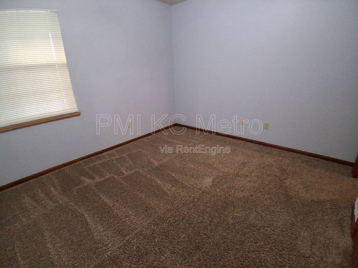 214 W Orchard St #2 - Photo 3 of 10
