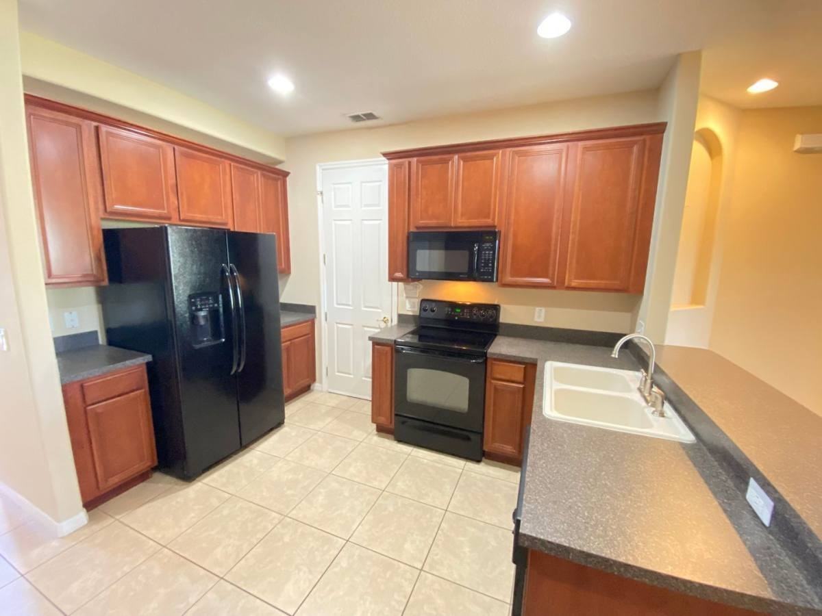 519 Terrace Spring Dr - Photo 3 of 10