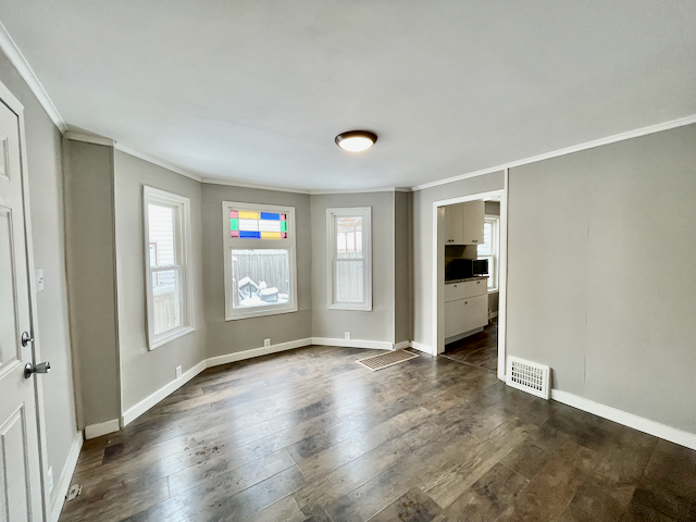 422 4th Ave S #1 - Photo 2 of 17