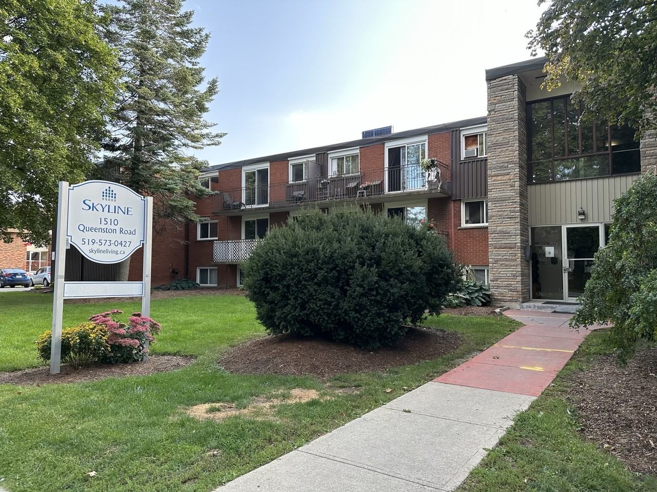 Queenston Apartments - Photo 3 of 25