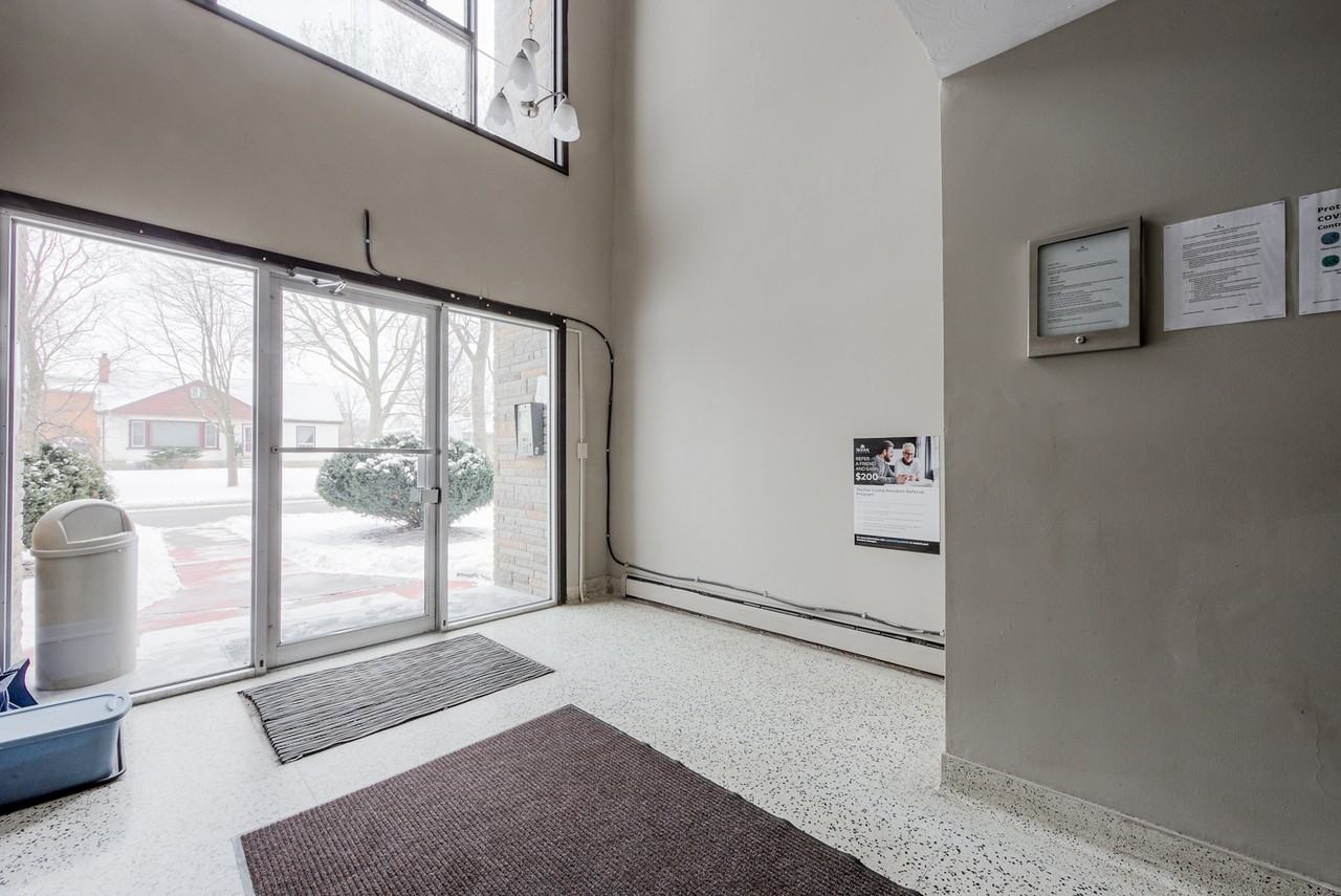 Queenston Apartments - Photo 5 of 25