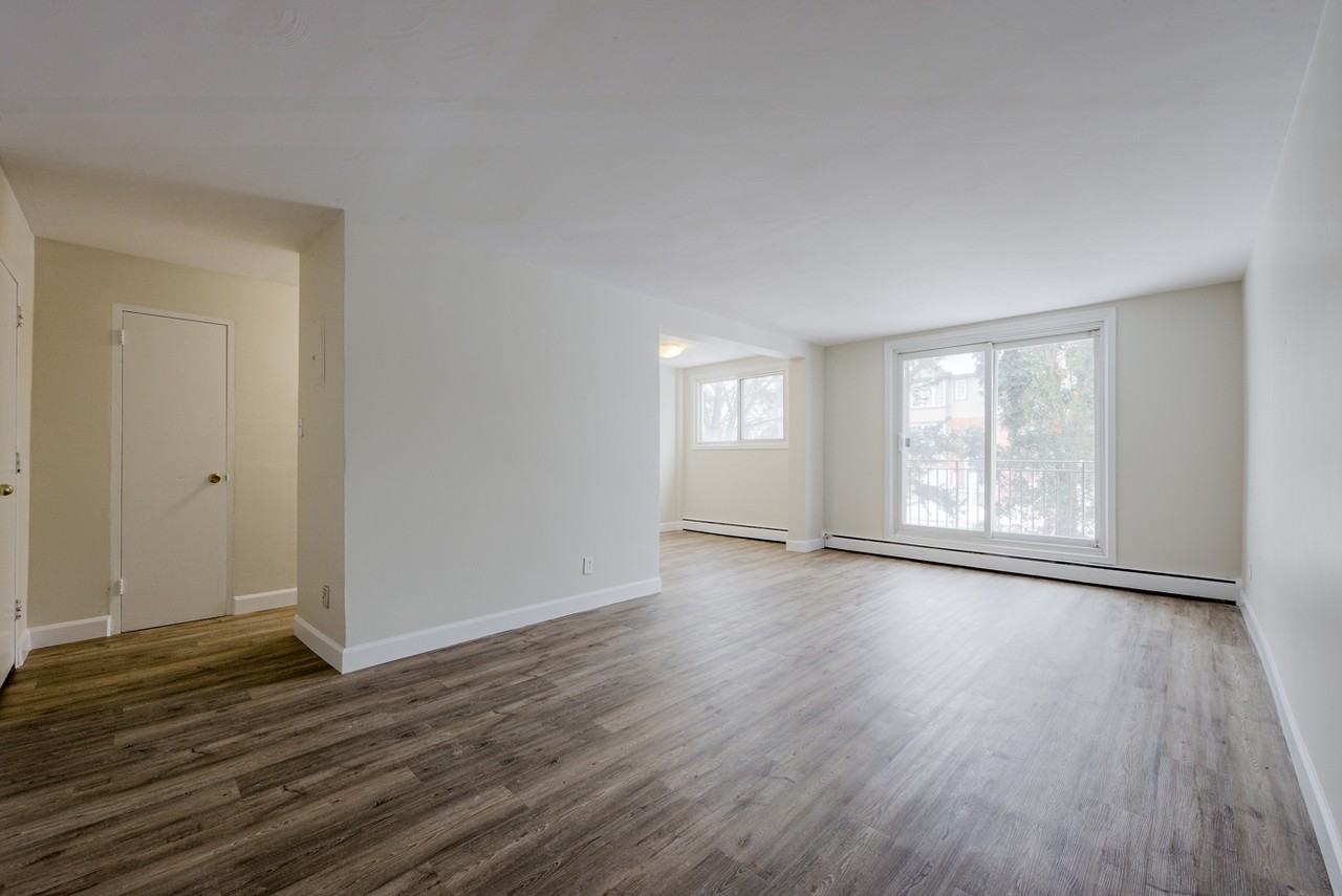 Queenston Apartments - Photo 7 of 24